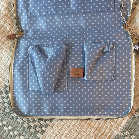 NWT Matilda Jane on the go pebbled vegan floral tech organizer - Picture 6 of 6